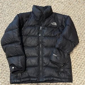 The North Face Boys size small (7-8) black 550 puffer coat.